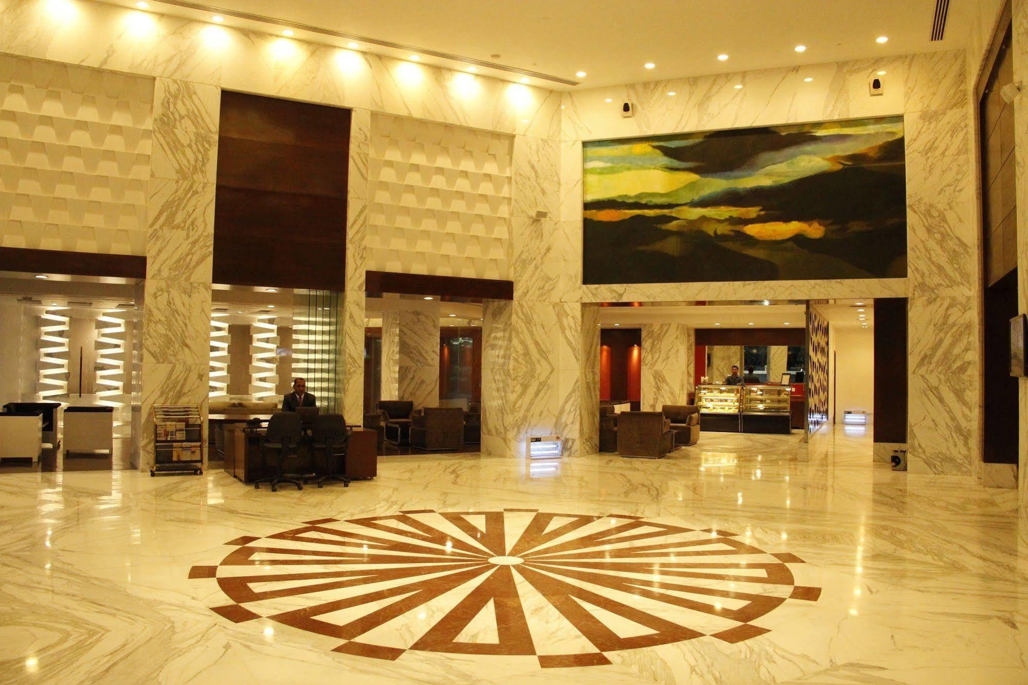 Country Inn & Suites By Radisson, باثيندا المظهر الخارجي الصورة