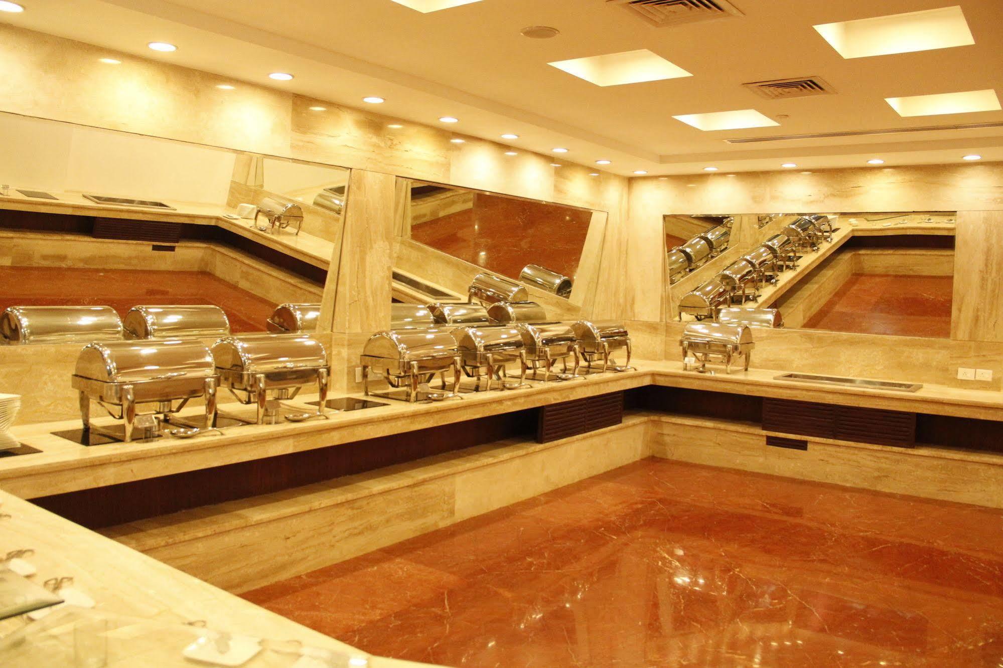 Country Inn & Suites By Radisson, باثيندا المظهر الخارجي الصورة