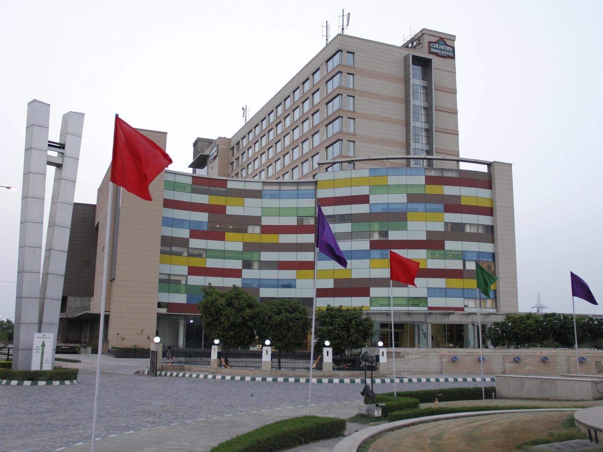 Country Inn & Suites By Radisson, باثيندا المظهر الخارجي الصورة
