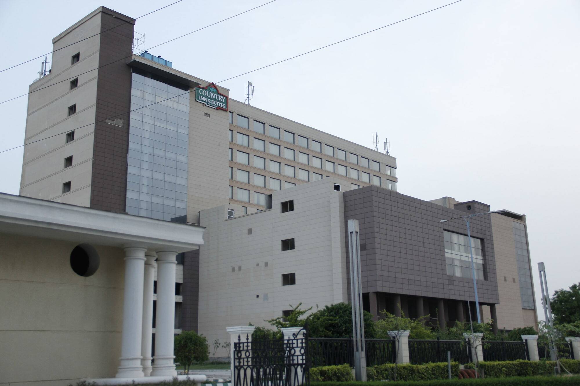 Country Inn & Suites By Radisson, باثيندا المظهر الخارجي الصورة